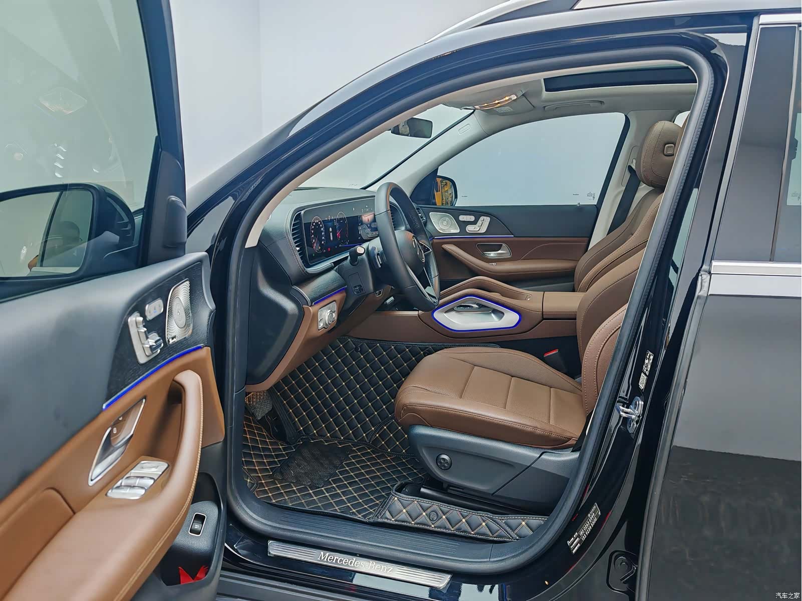 Mercedes-Benz GLE, 2024 14