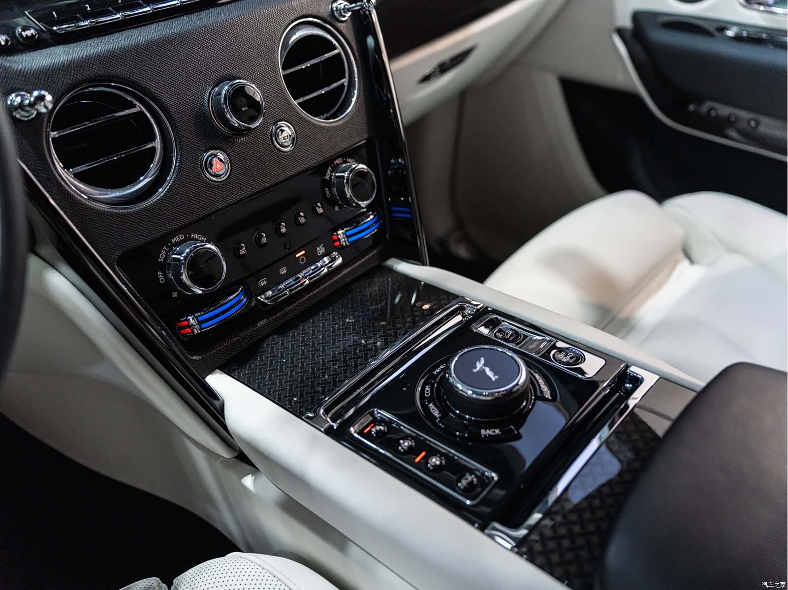 Rolls-Royce Cullinan, 2020 18