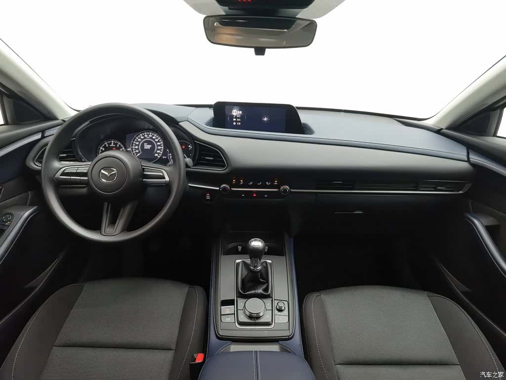Mazda CX-30, 2025 все фото