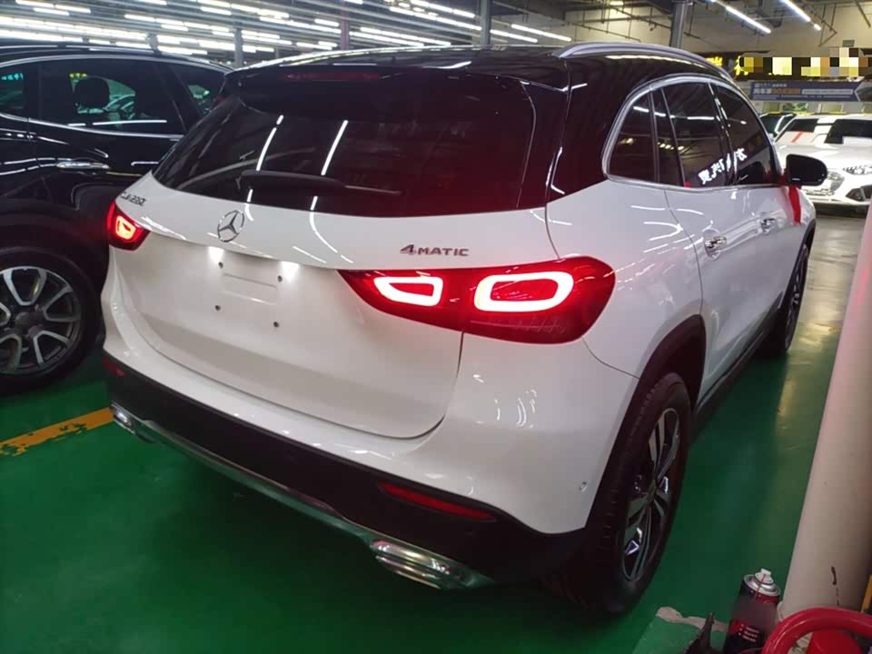 Mercedes-Benz GLA