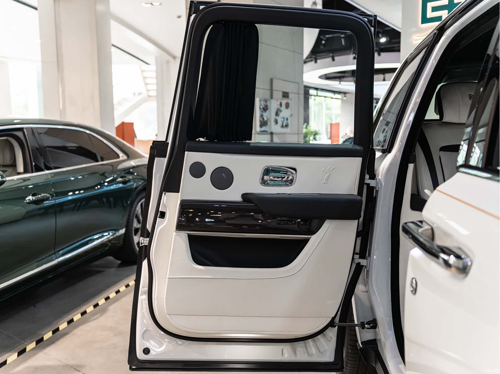 Rolls-Royce Cullinan, 2020 26