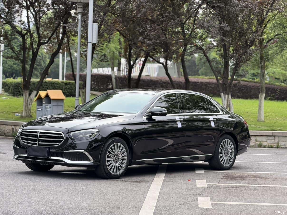 Mercedes-Benz E-Class, 2022 3