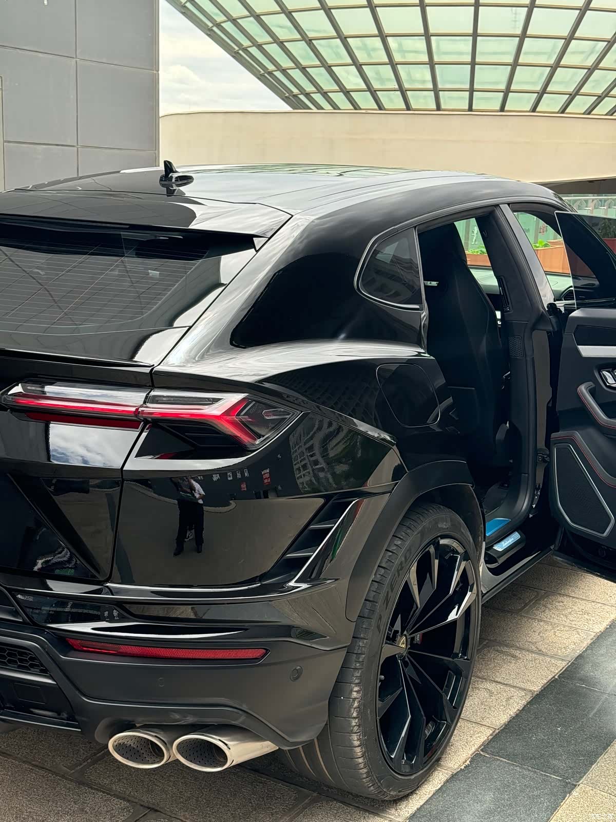 Lamborghini Urus, 2023 10