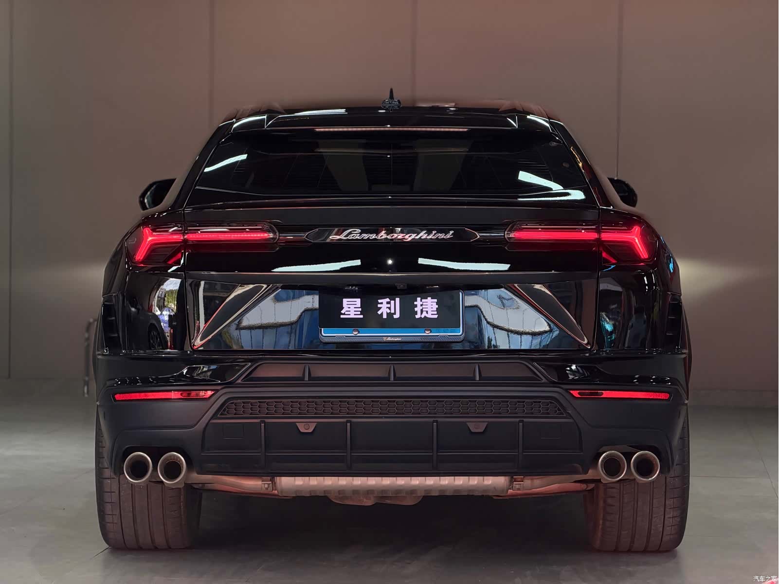 Lamborghini Urus, 2023 23