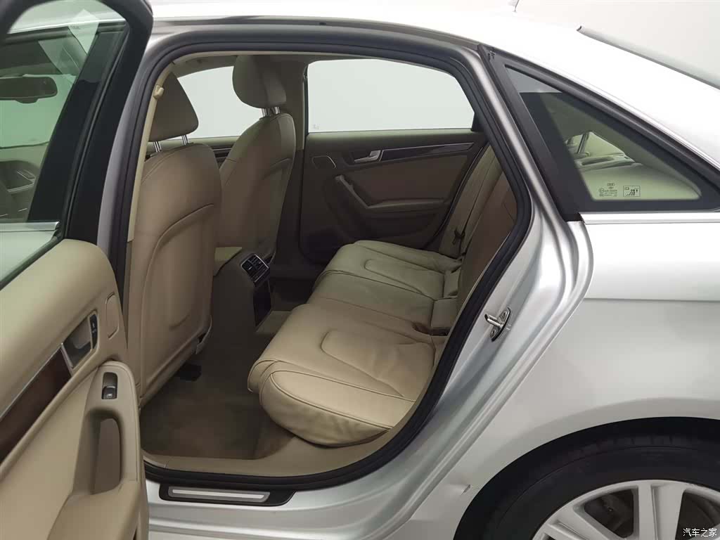 Audi A4L, 2012 15