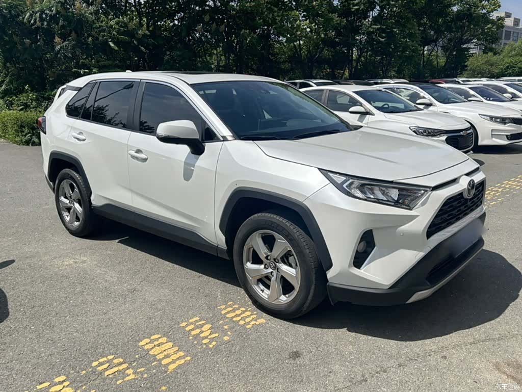 Toyota RAV4, 2023 4