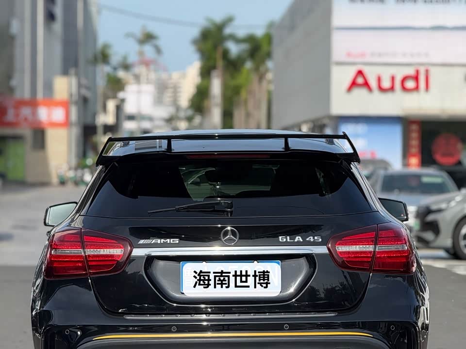 Mercedes-Benz GLA AMG Mercedes-Benz GLA AMG