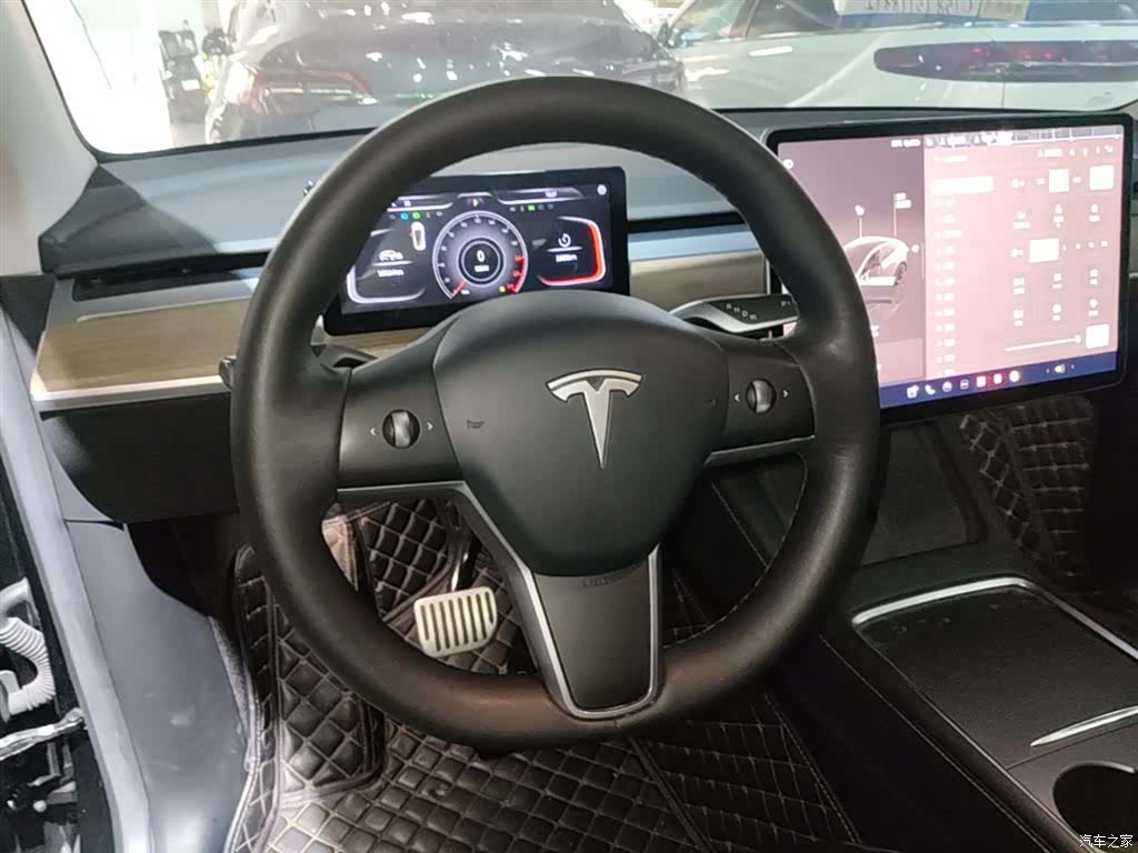 Tesla Model Y, 2022 11