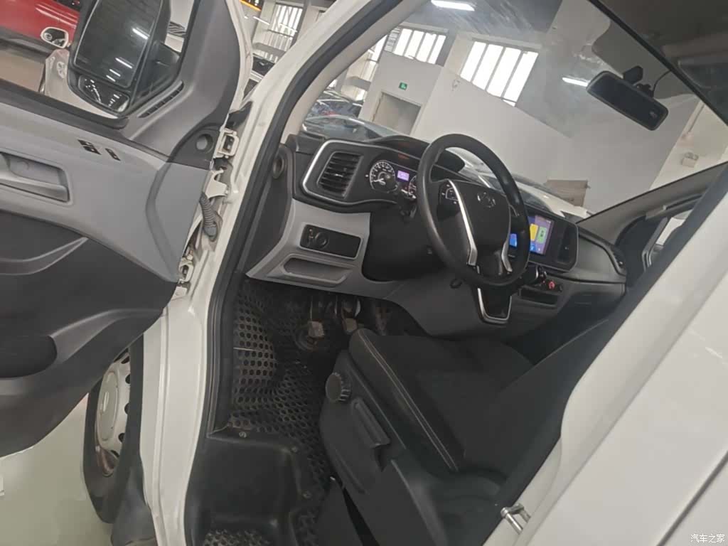 Maxus V80, 2023 16