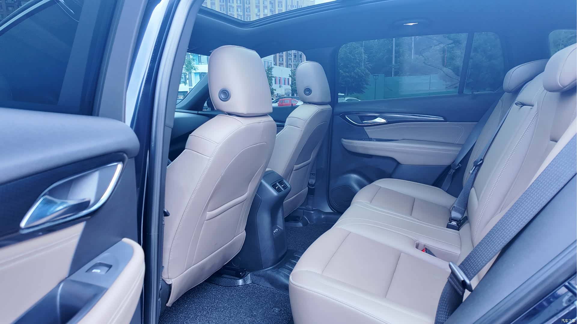 Buick Envision Plus, 2021 все фото