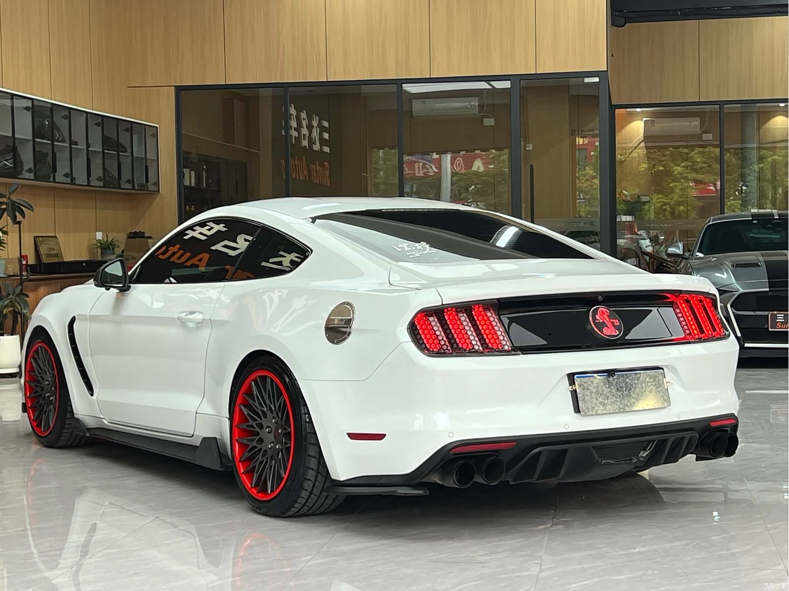 Ford Mustang, 2015 4
