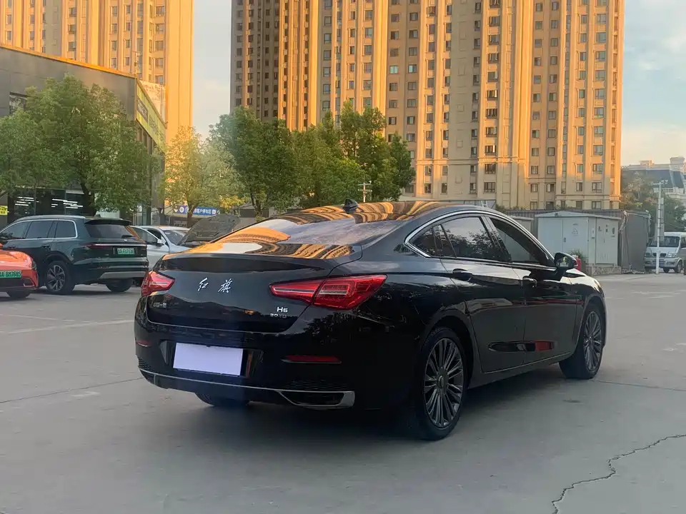 Hongqi H5