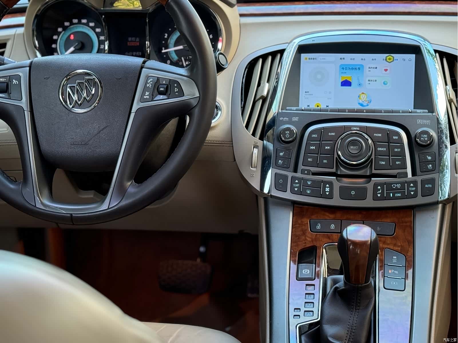 Buick LaCrosse, 2010 все фото