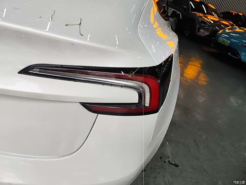 Tesla Model 3, 2025 8