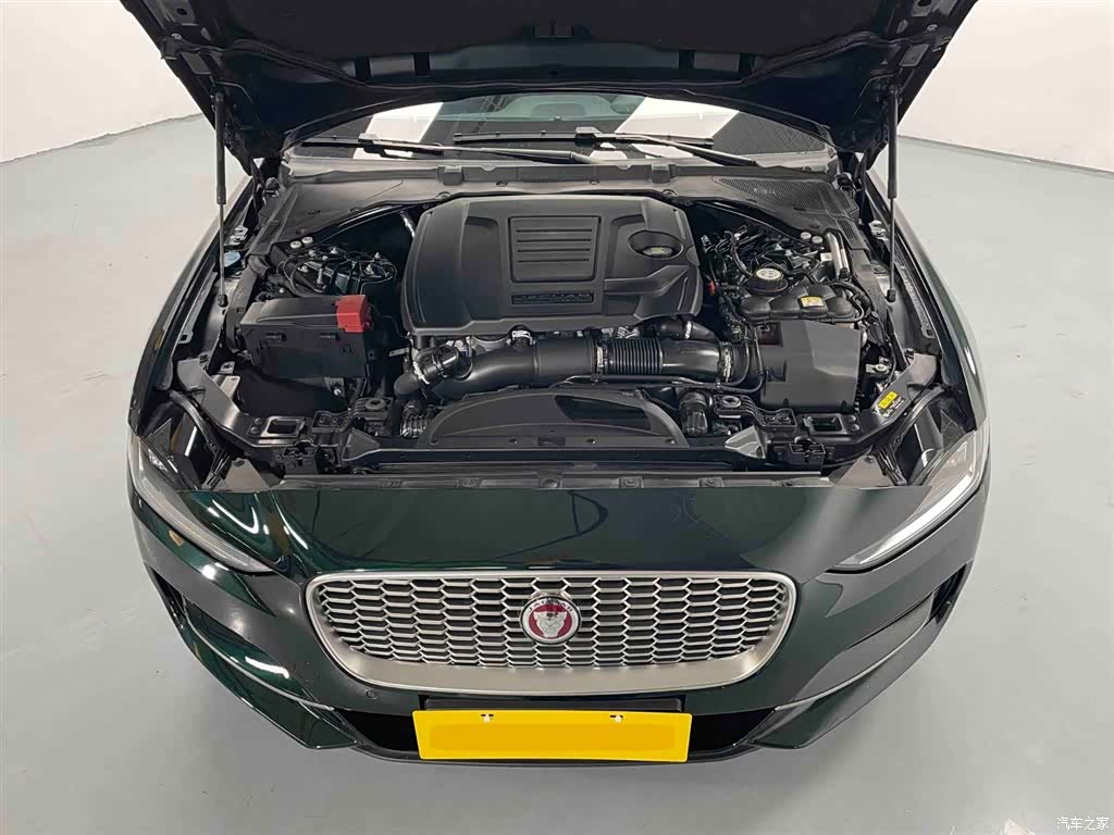 Land Rover XEL, 2022 4