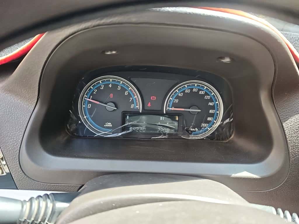 Wuling 730, 2015 4