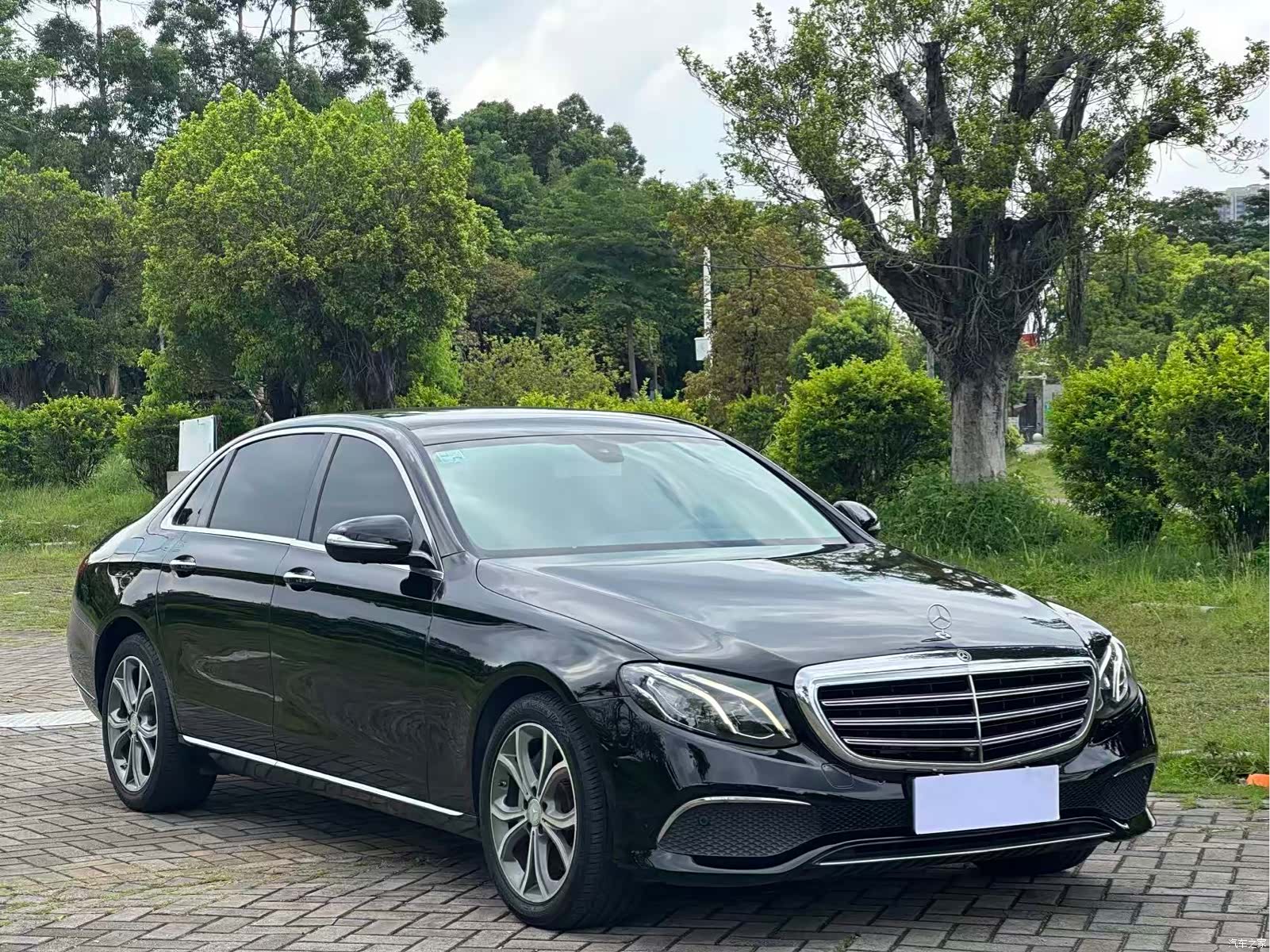 Mercedes-Benz E-Class, 2019 3