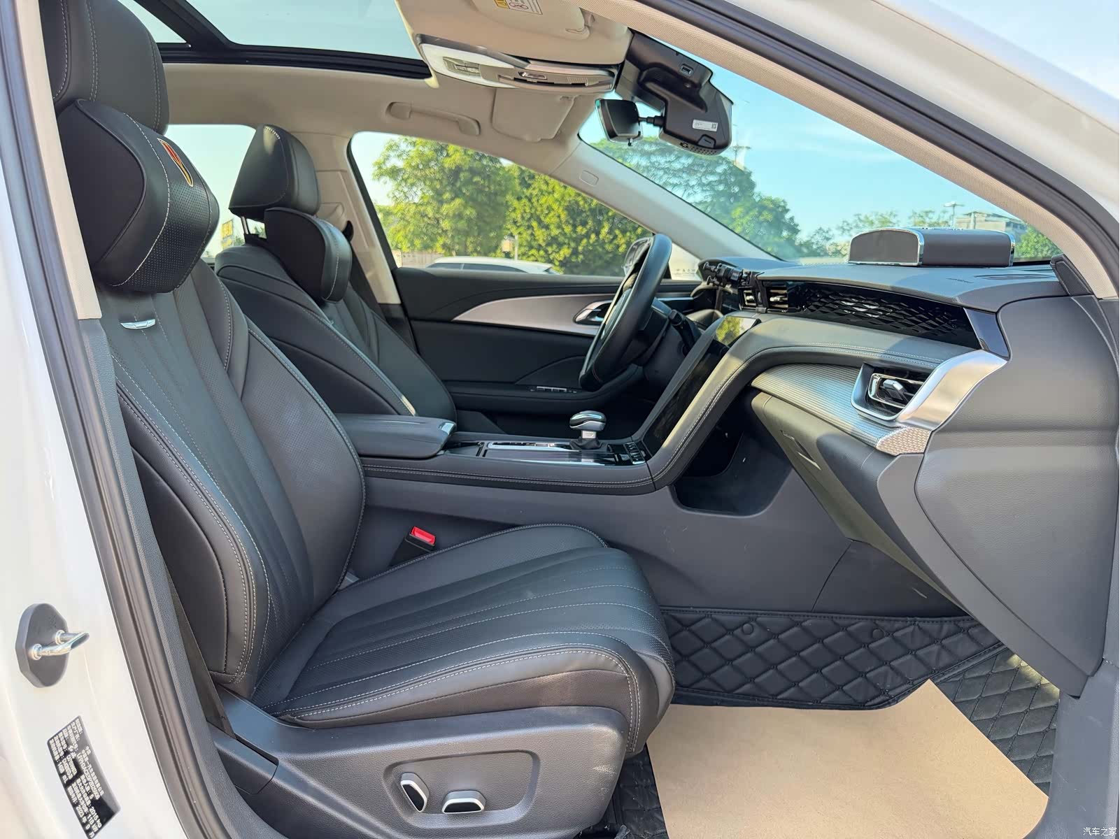 Hongqi H5, 2023 15