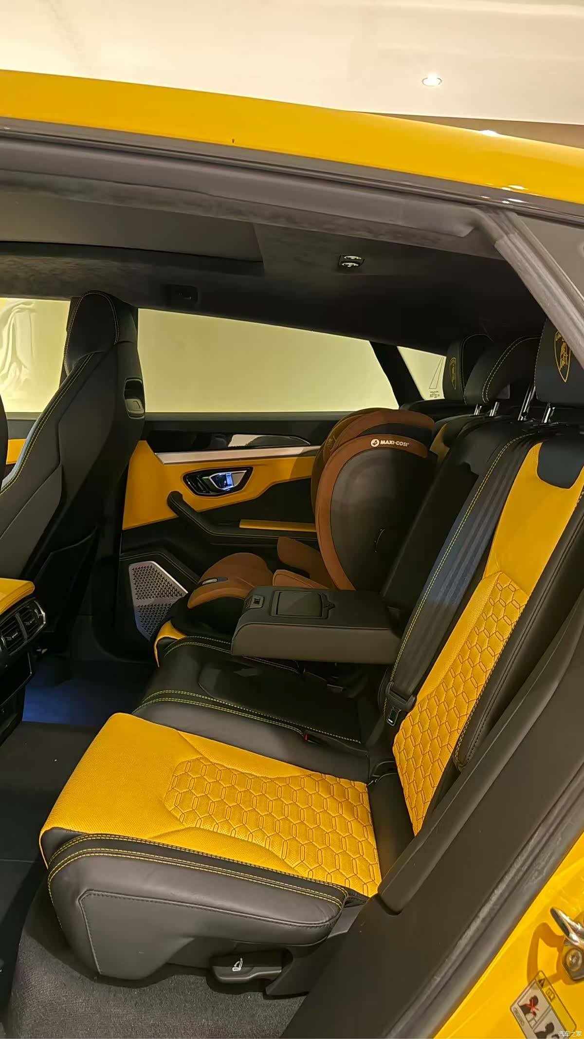 Lamborghini Urus, 2022 3