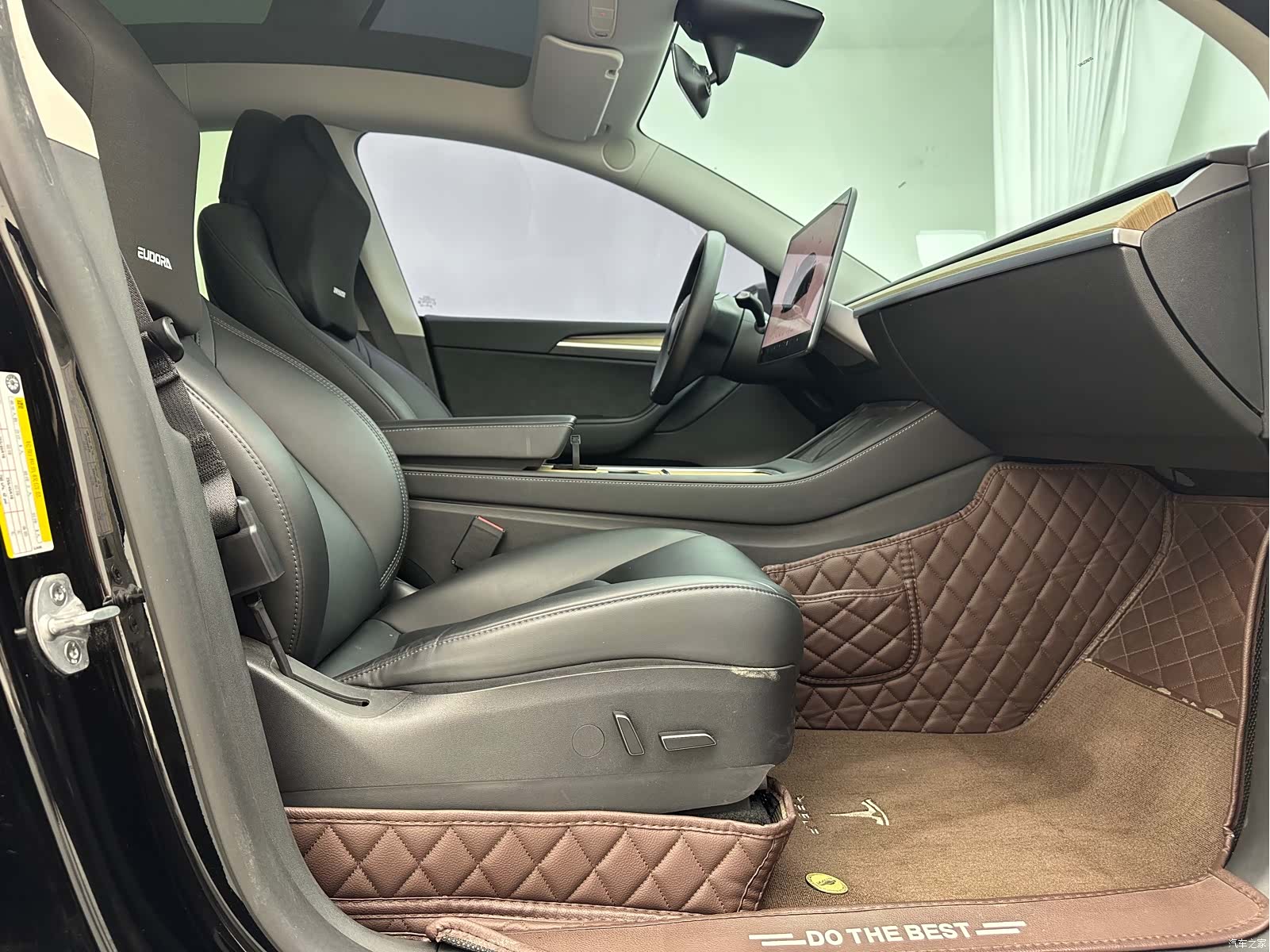 Tesla Model Y, 2023 11