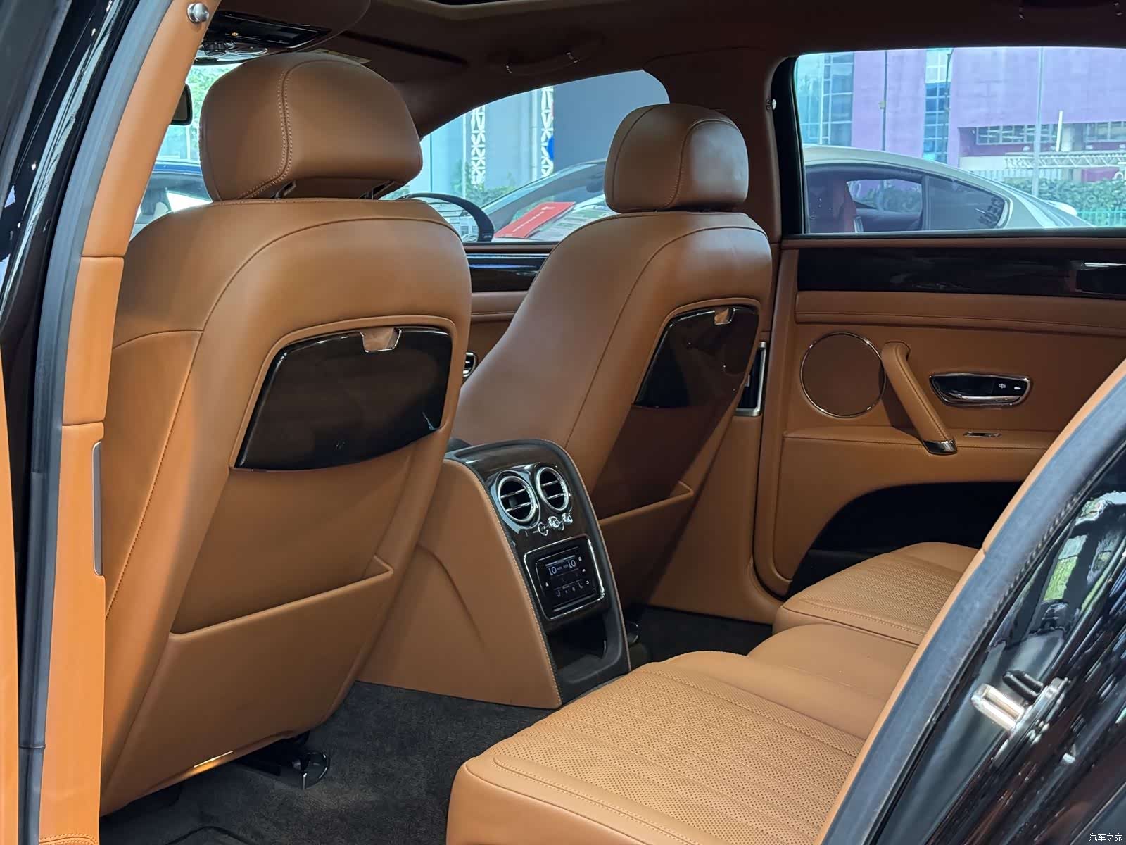 Bentley Flying Spur, 2018 16