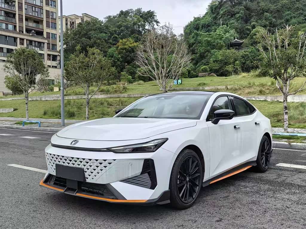 Changan UNI-V 2025 1.5T 500Bar Luxury