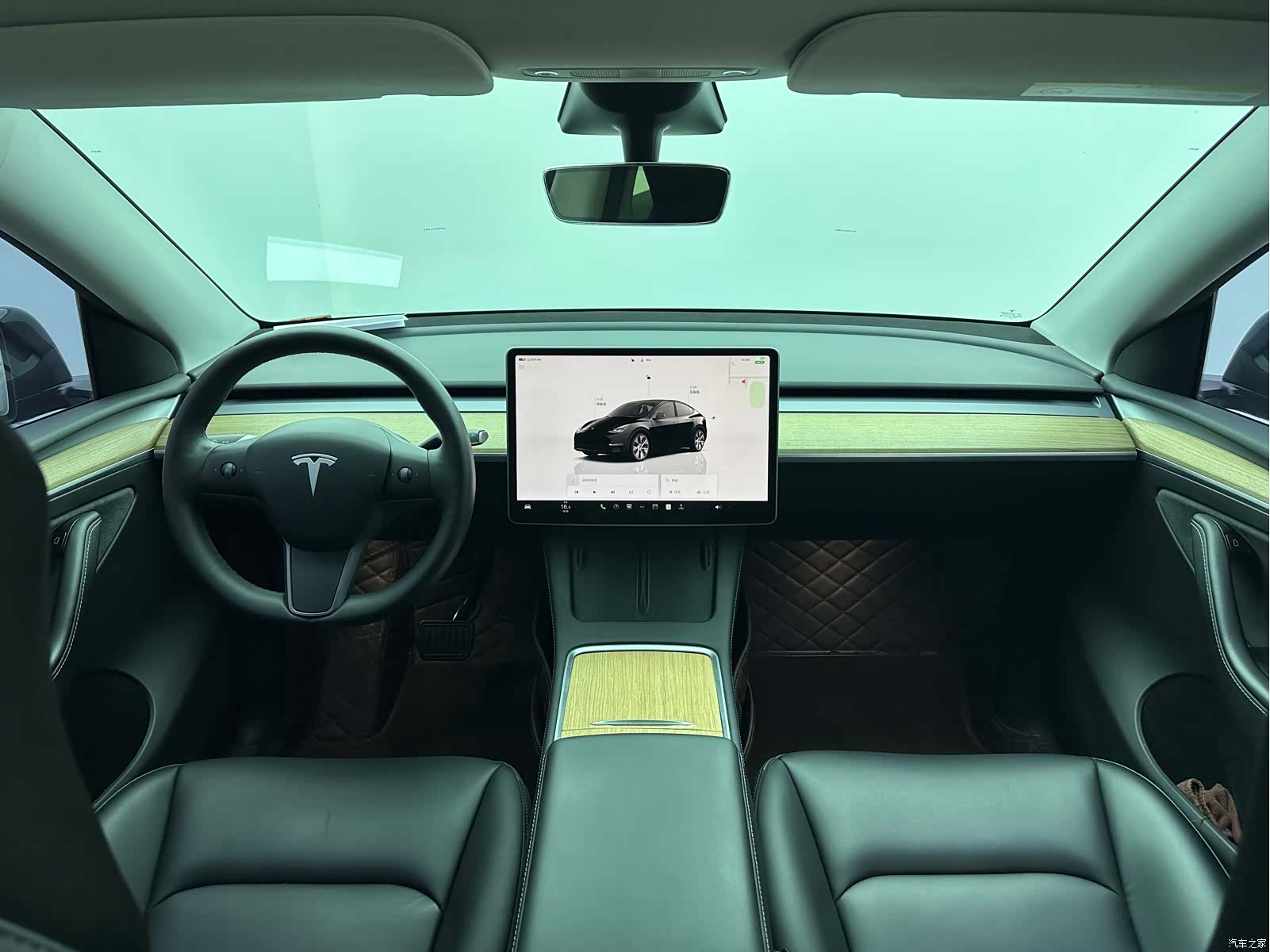 Tesla Model Y, 2023 13