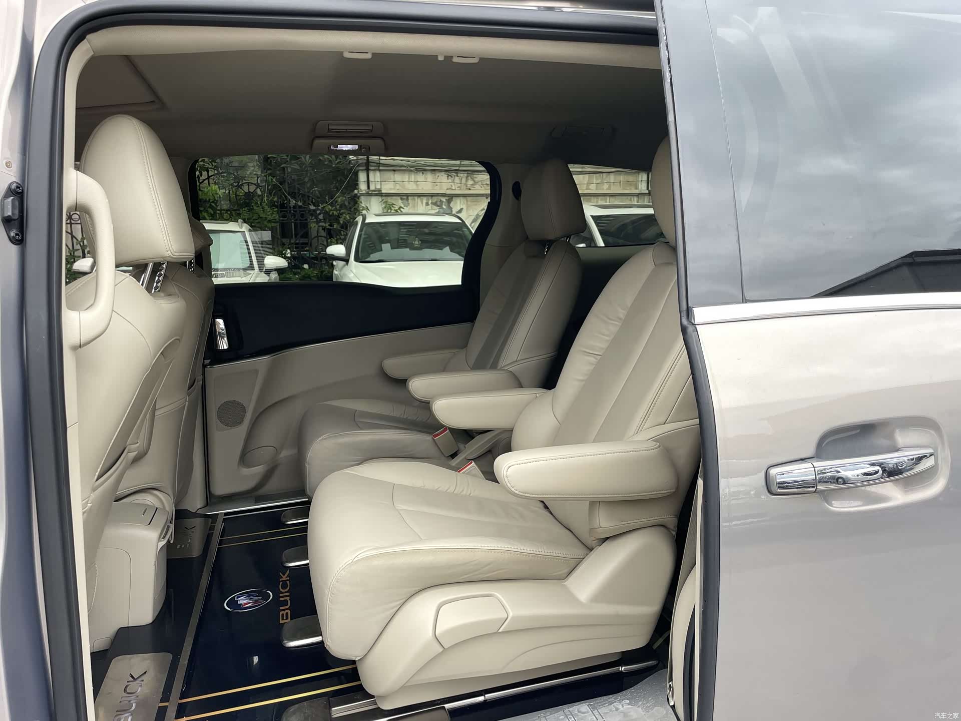 Buick GL8, 2018 18