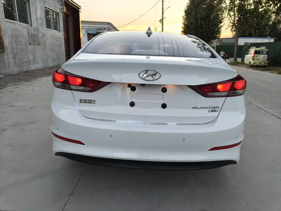 Hyundai Lead