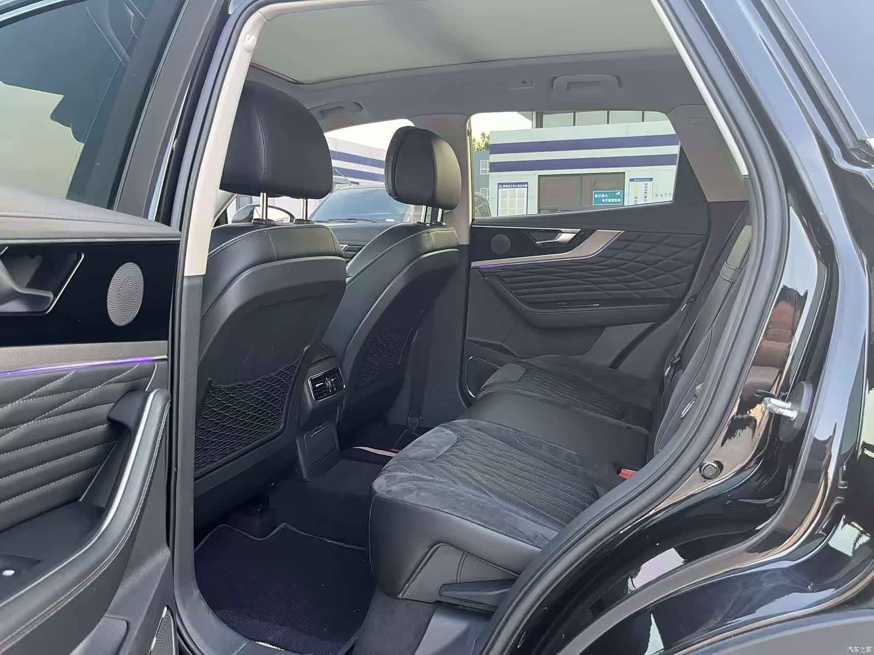 Hongqi HS5, 2022 11