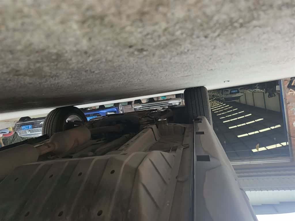 DongFeng AX7, 2022 21