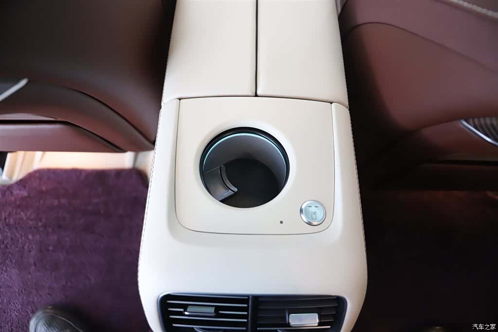 Maybach GLS, 2022 25