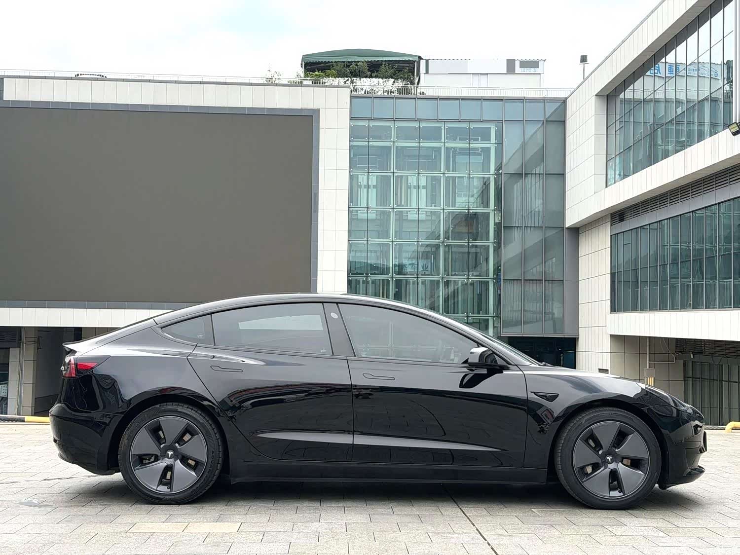 Tesla Model 3, 2022 7