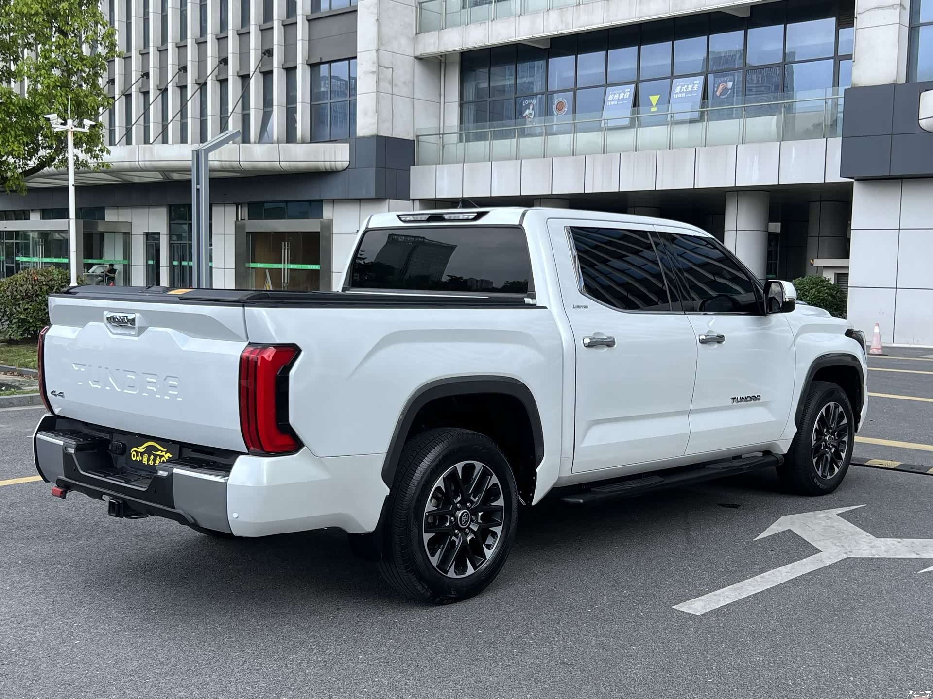 Toyota Tundra, 2023 все фото