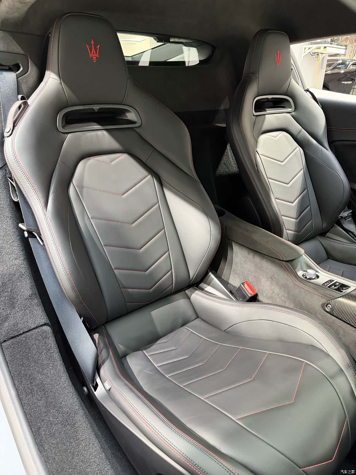 Maserati MC20, 2022 13