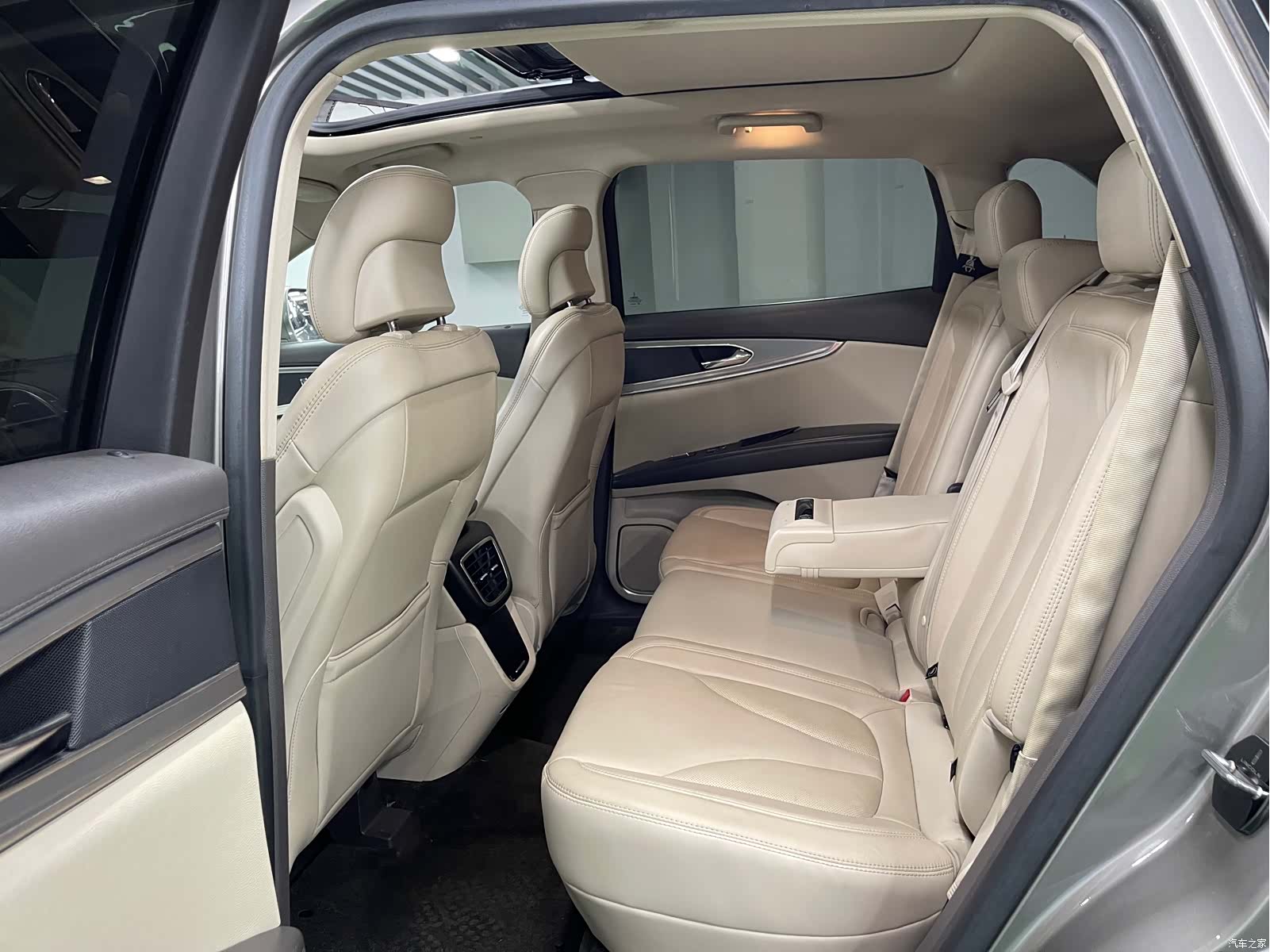 Lincoln MKX, 2017 9