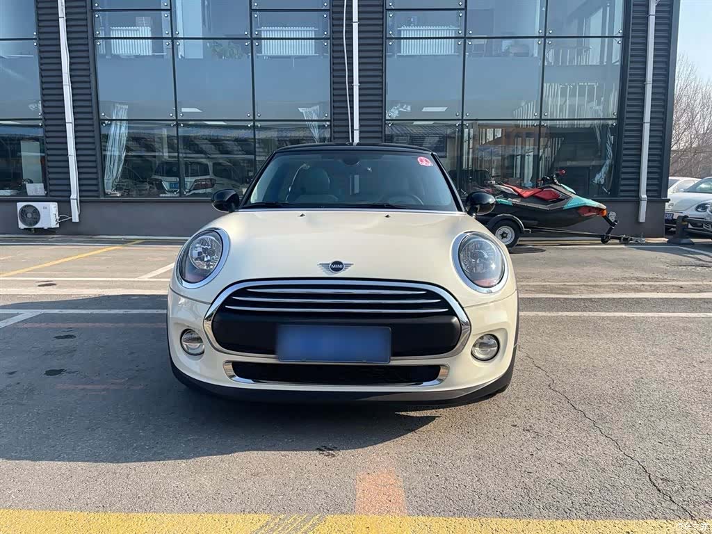 Mini ONE, 2019 6
