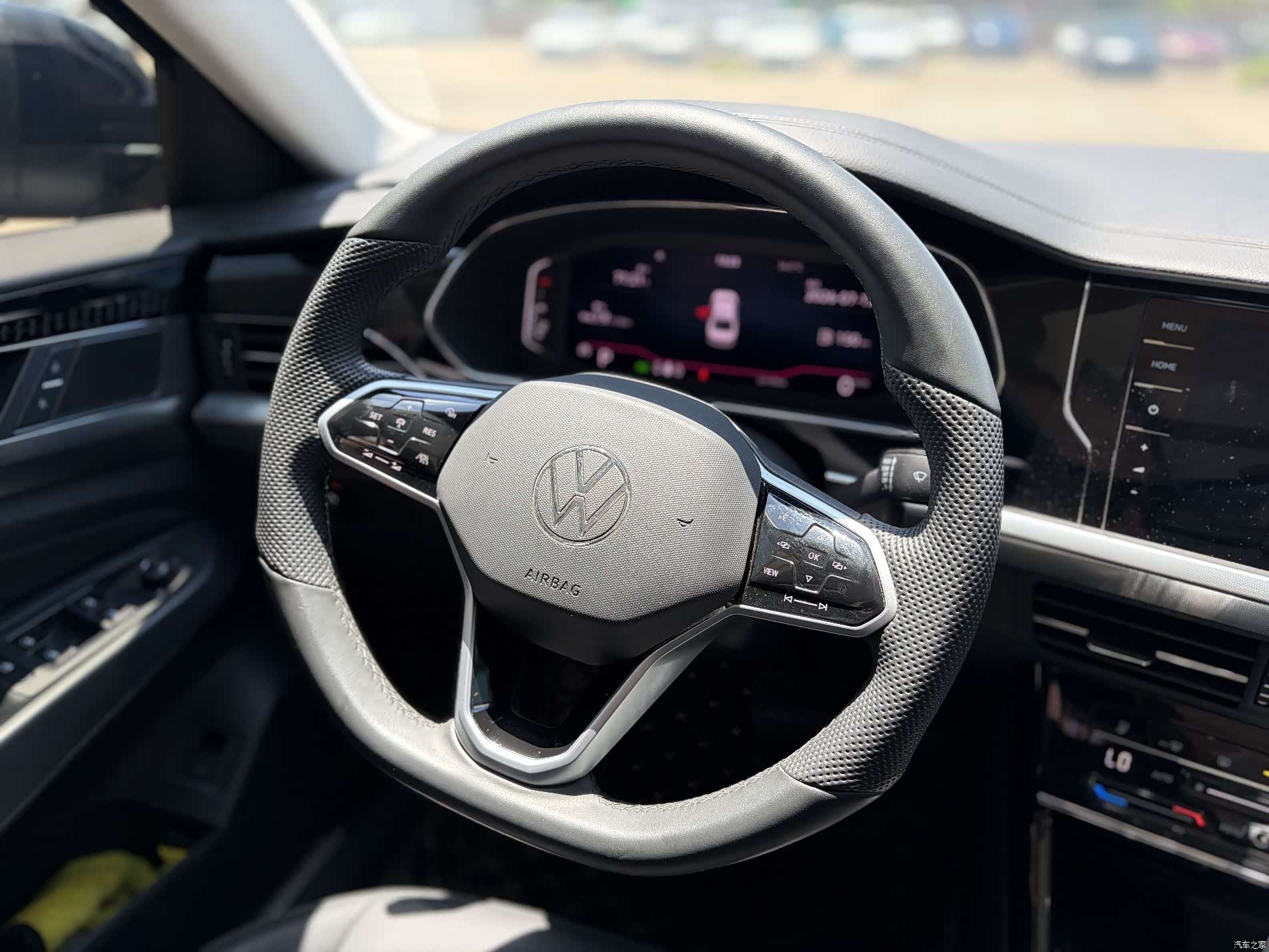 Volkswagen Passat, 2024 10
