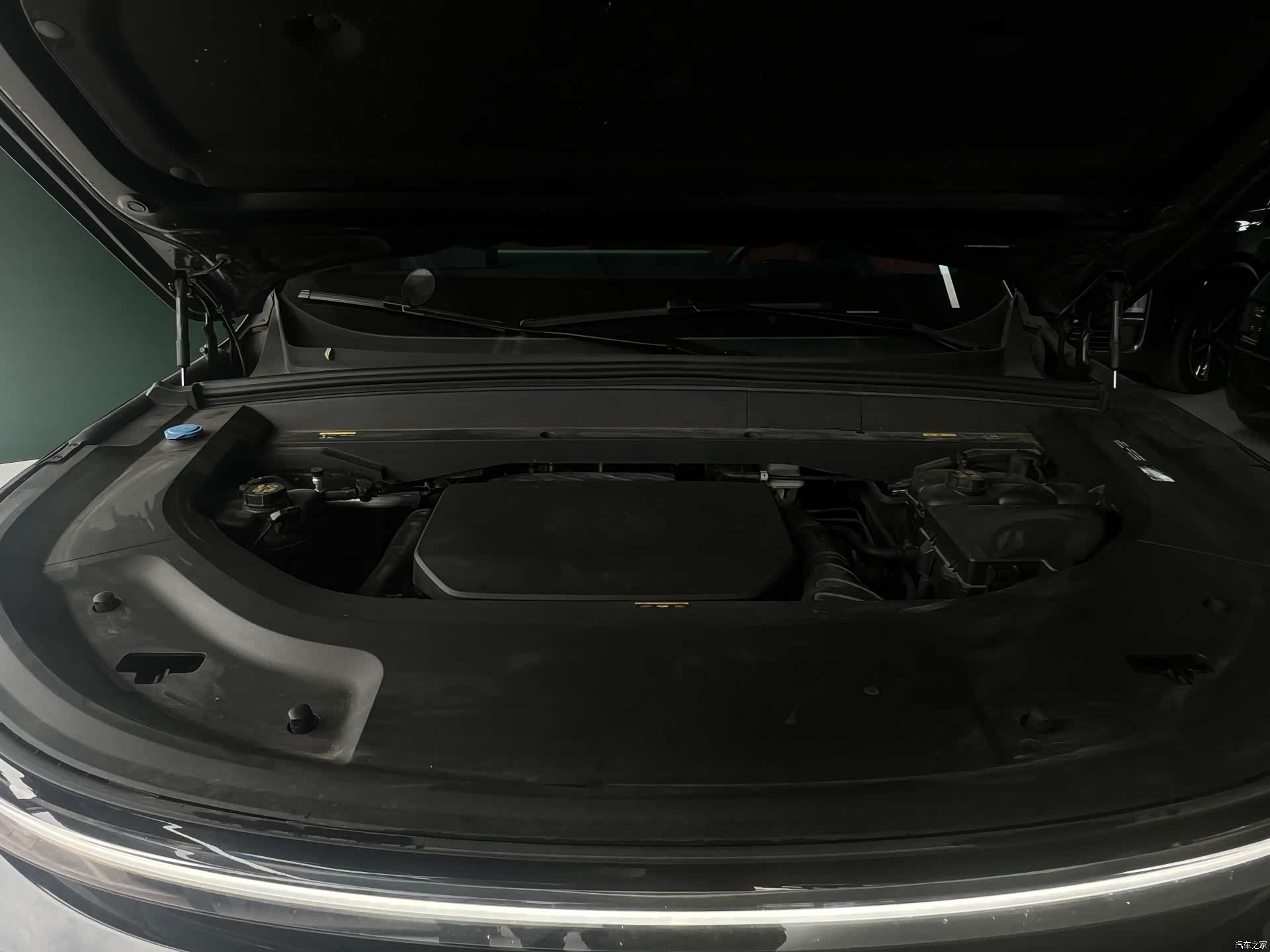 Li Auto L9, 2023 все фото