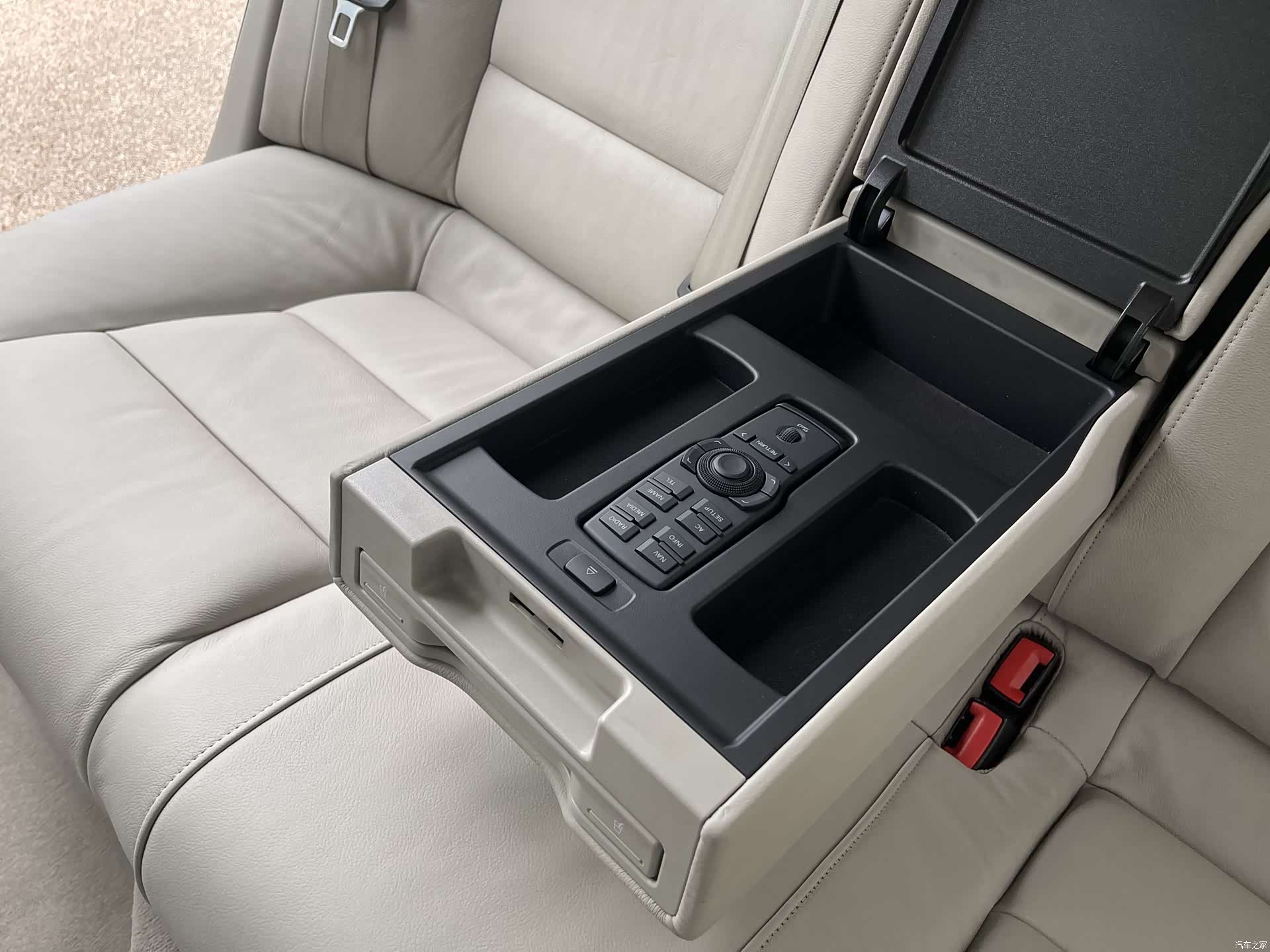 Audi A6L, 2011 17