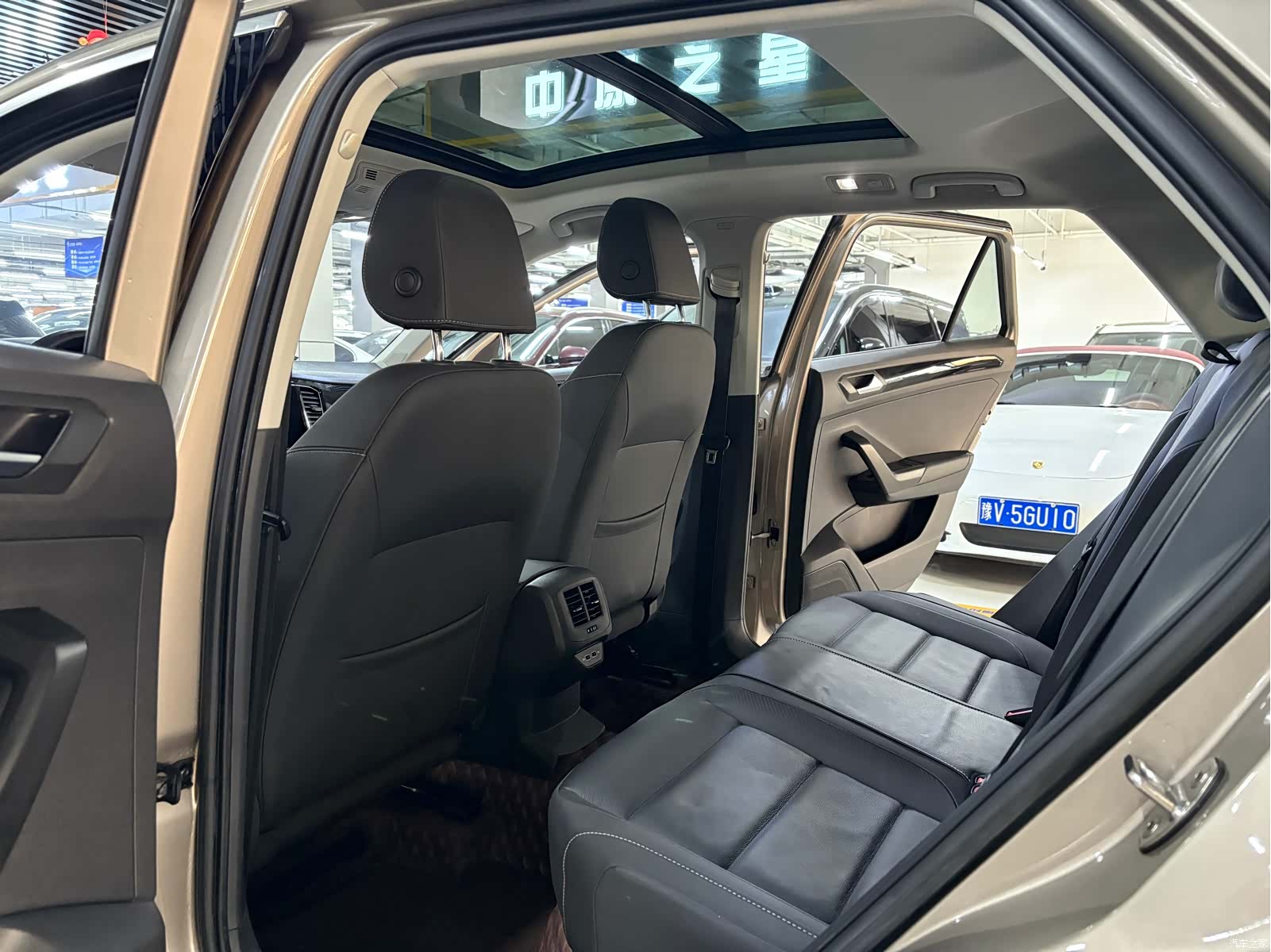 Volkswagen T-ROC, 2022 6