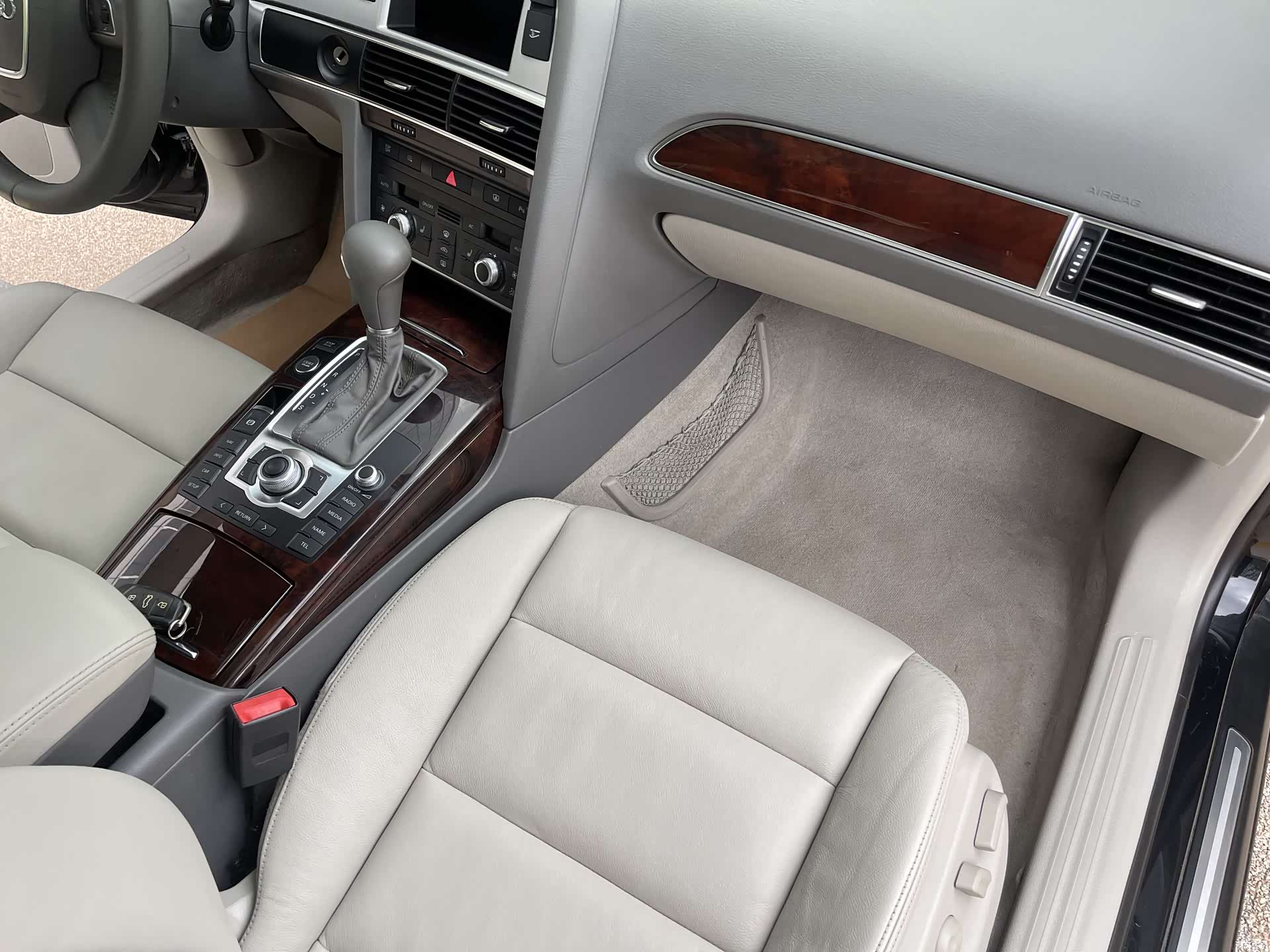 Audi A6L, 2011 14