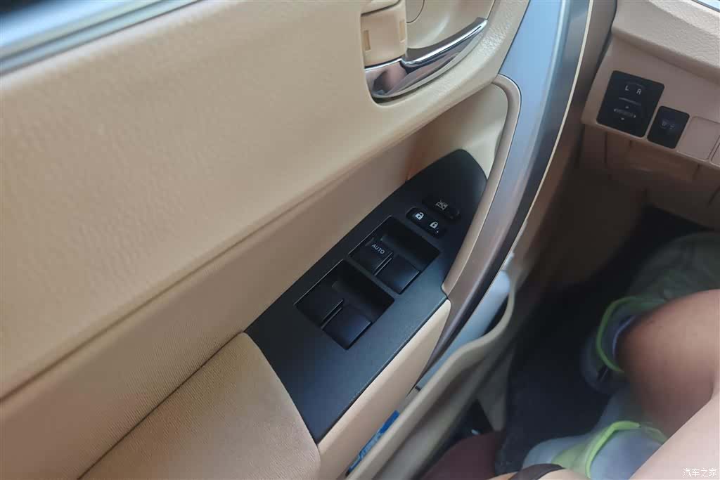 Toyota Corolla, 2015 7