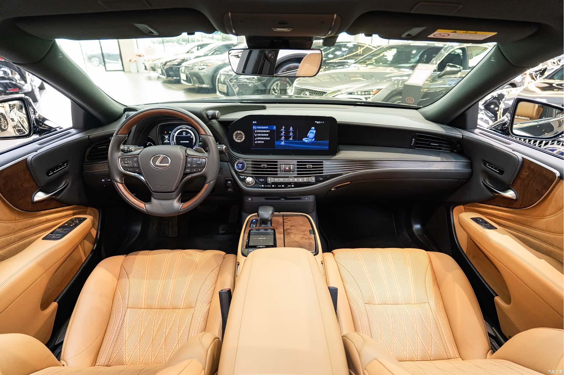Lexus LS, 2022 13