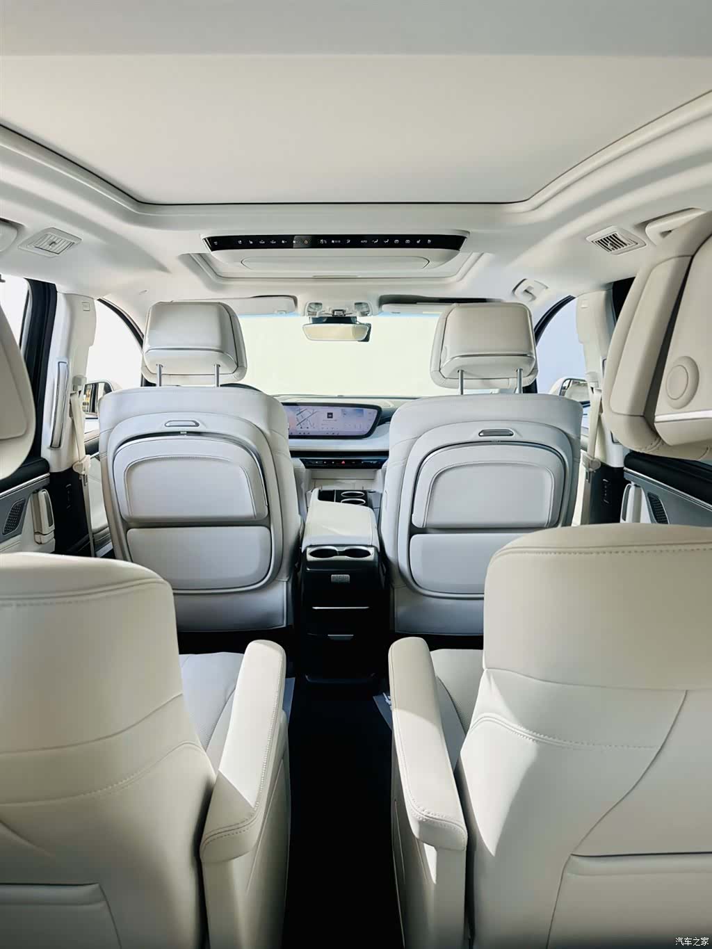 Buick GL8, 2024 9