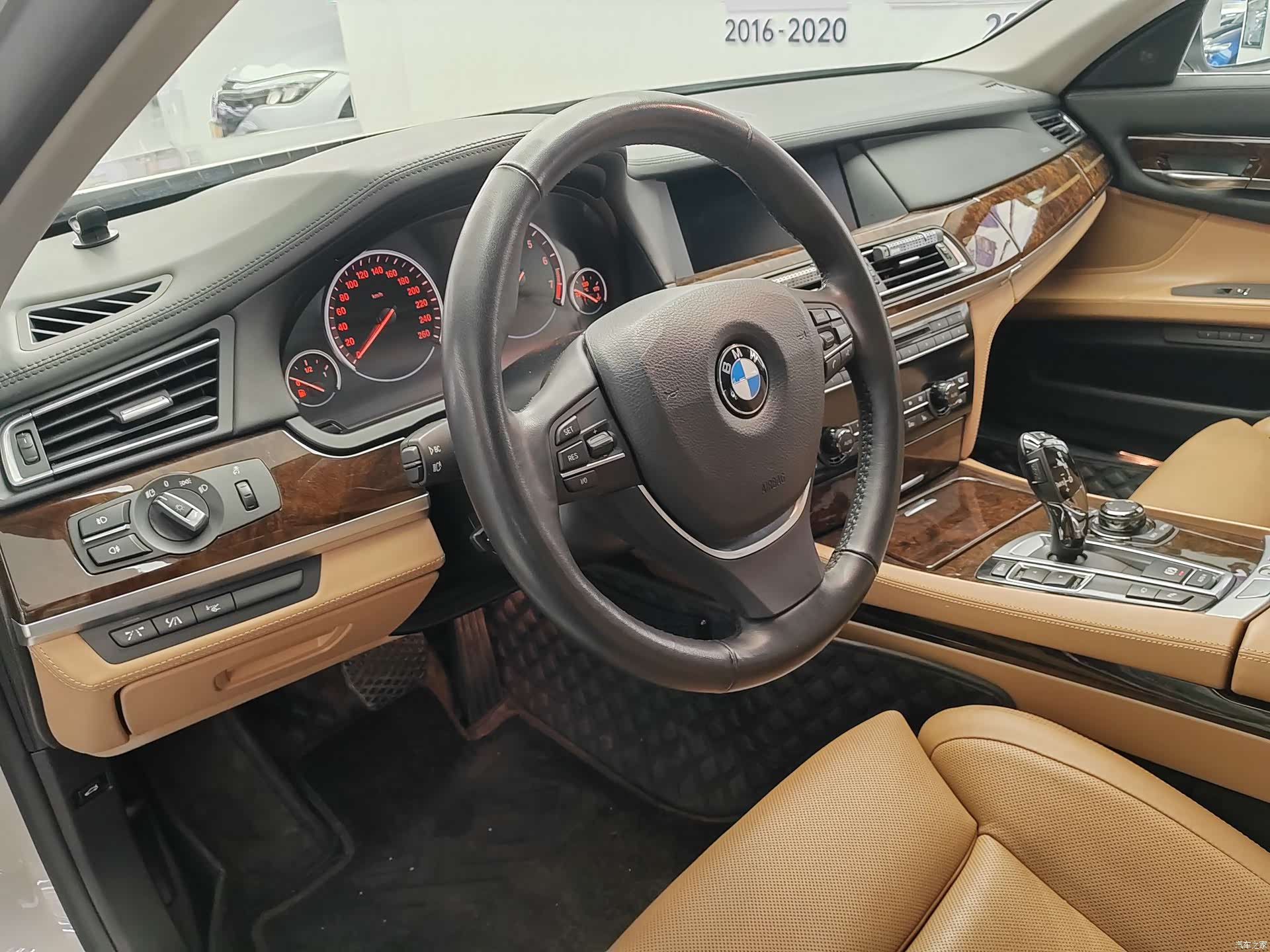 BMW 7 Series, 2012 9