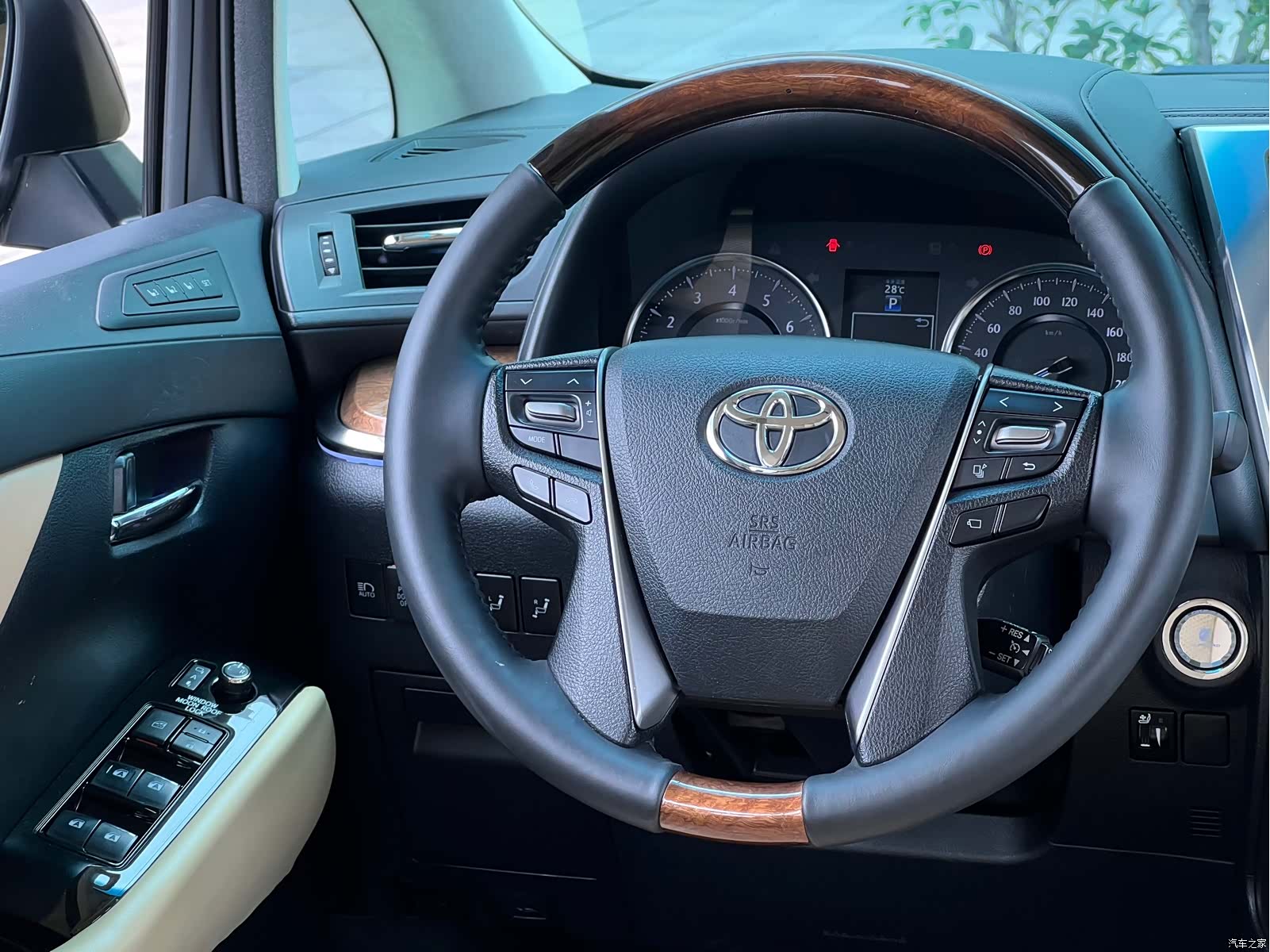 Toyota Alphard, 2017 17