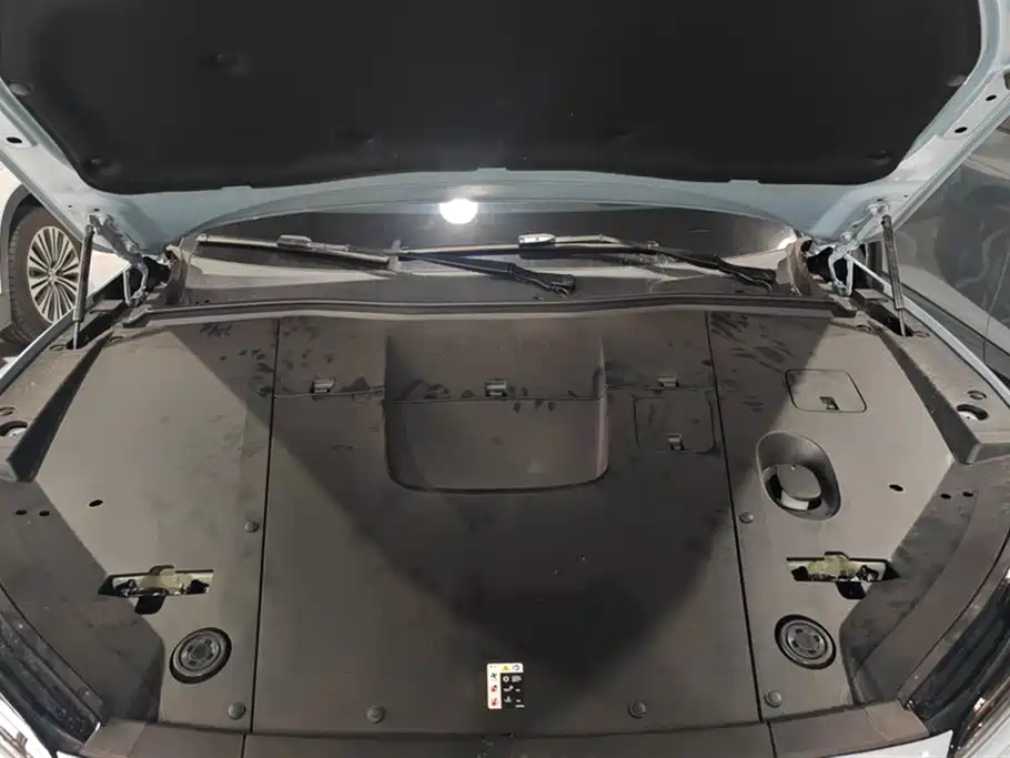 NIO ES6