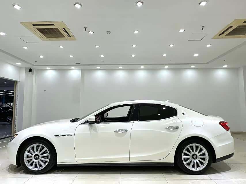 Maserati Ghibli, 2016 9