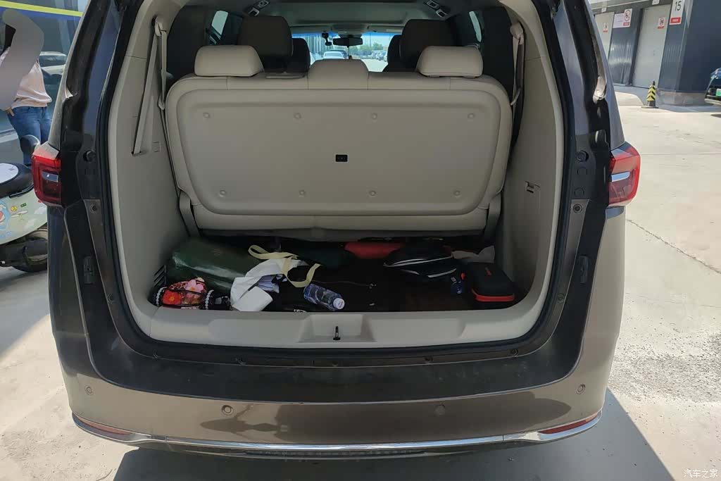 Buick GL8, 2023 4